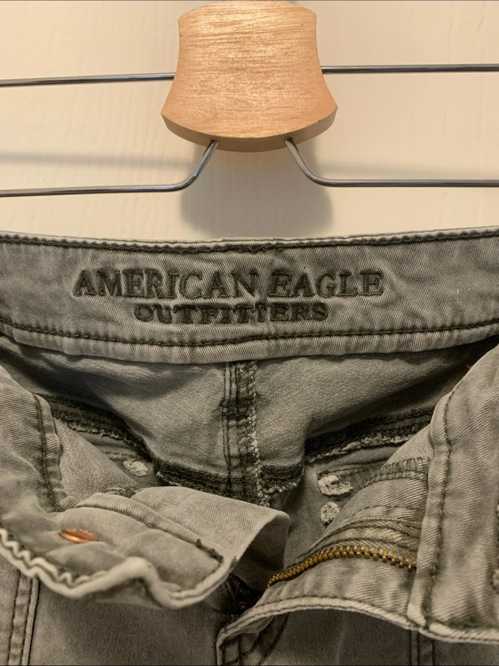 American Eagle Outfitters Olive Green Cargo Capris - Picture 3 of 4